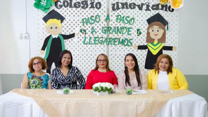 niversario 19 del Colegio Uneviano: Una Trayectoria de Excelencia y Compromiso