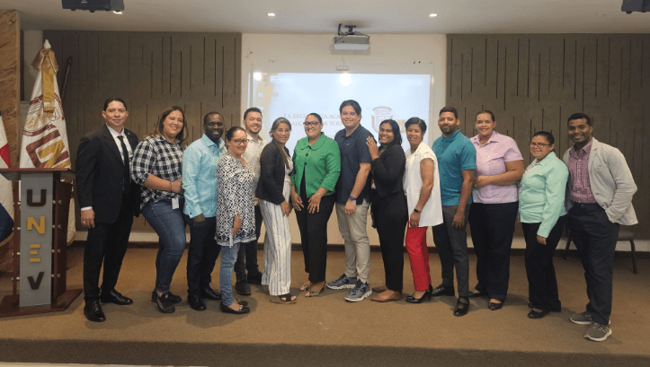 Asociación Regional de Egresados de UNEV en Santiago Fortalece su Estructura y Agenda de Actividades